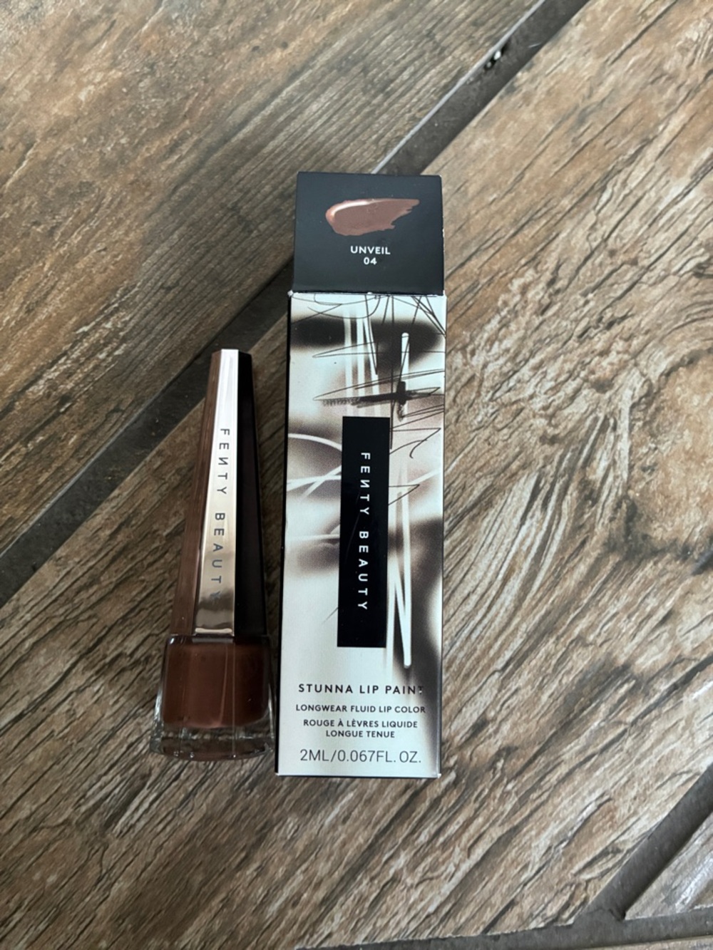Fenty Beauty Stunna Lip Paint Unveil 04 - Warm Brown